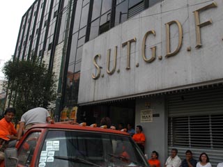 MEX.D.F A 8 DE OCTUBRE DE 2003 EDIFICIO DEL. SUTGDF. FOTO. RENE SOTO-RS