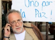Javier Sicilia alcanzó prominencia como un líder en el movimiento para poner fin a la guerra contra las drogas después de que su hijo fue muerto en la violencia relacionada con la prohibición el año pasado