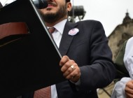 Martí Batres Gudadarrama, diputado federal, se comprometió, a nombre de sus compañeros de bancada, a votar en contra de la Ley Federal del Trabajo...